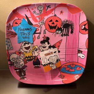 PEANUTS Gang Halloween Party Set of 4 Pink Melamine Square Dinner Plates NWT